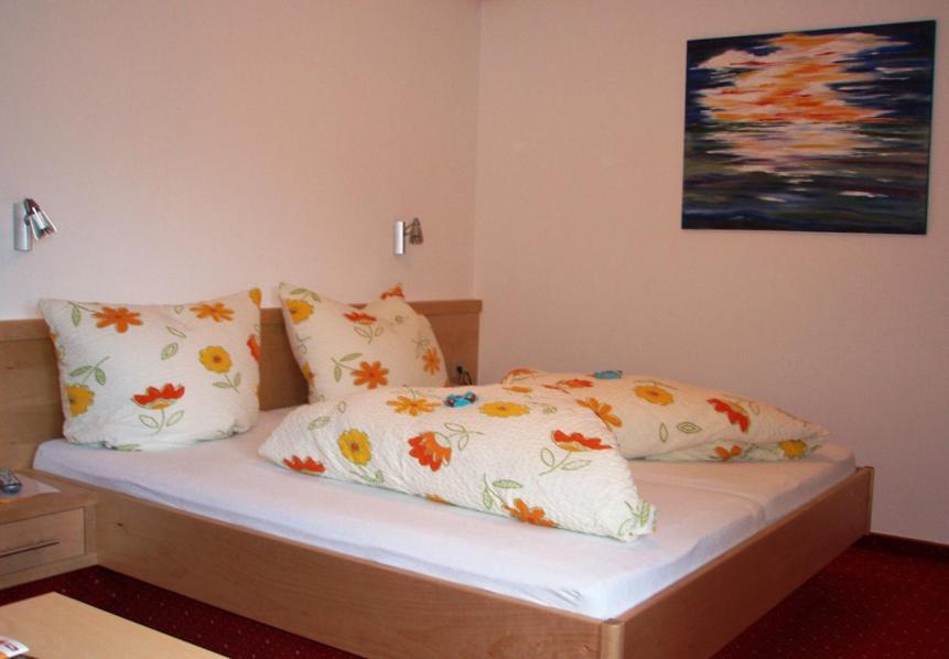 Gaestehaus Dorfbaeckerei Тукс Экстерьер фото
