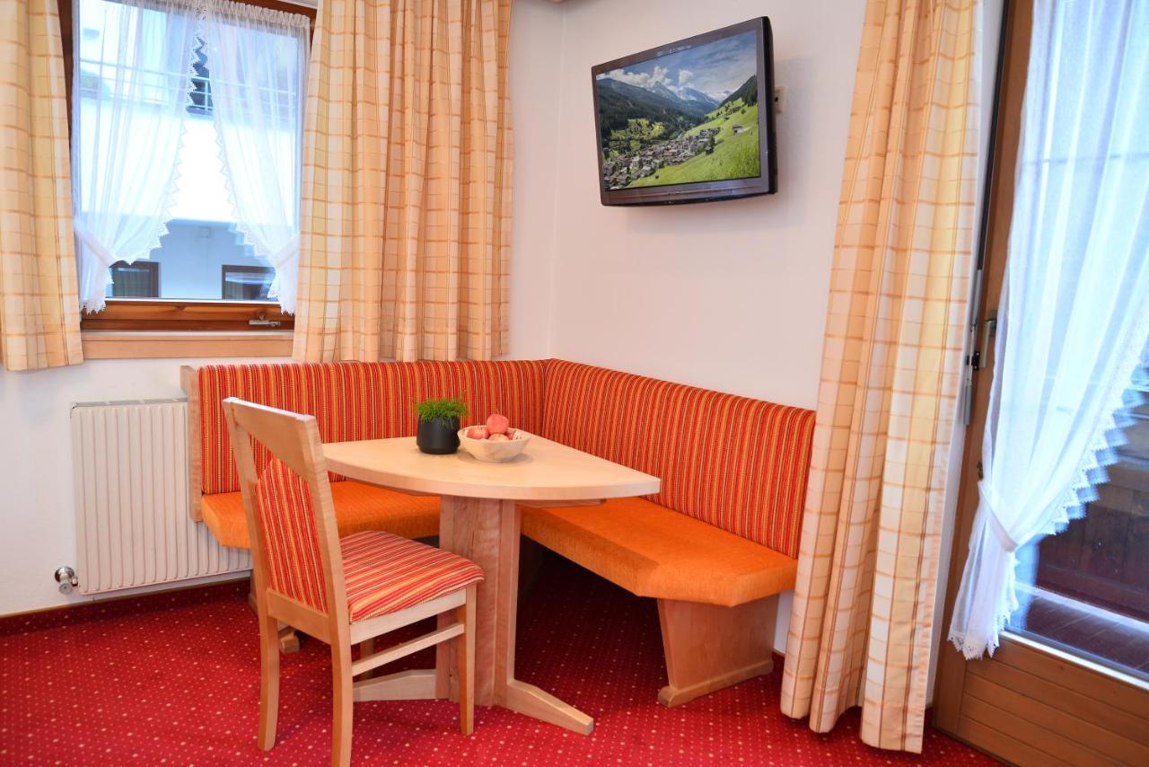 Gaestehaus Dorfbaeckerei Тукс Экстерьер фото